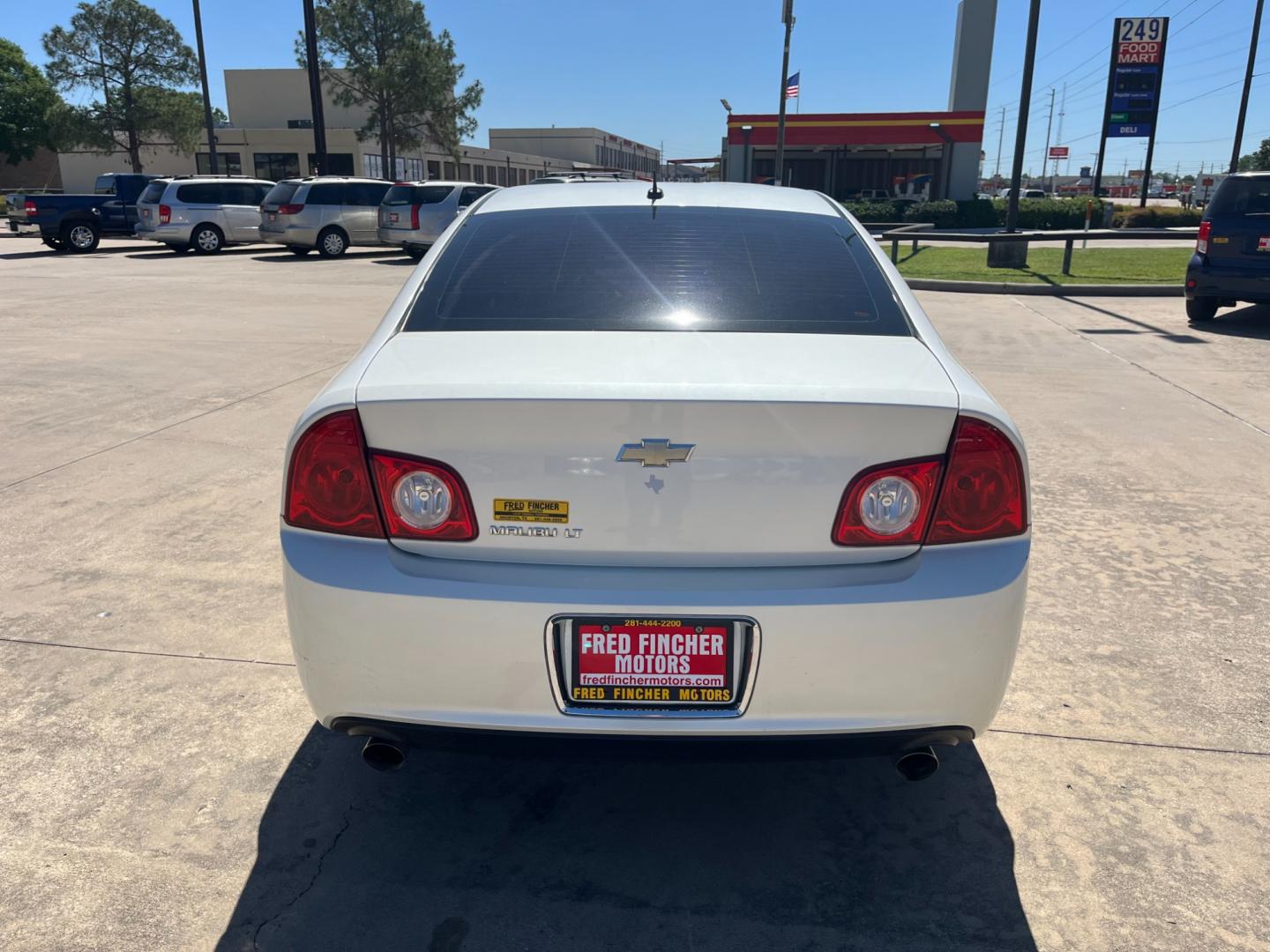 2010 white /black Chevrolet Malibu 2LT (1G1ZD5E7XAF) with an 3.6L V6 DOHC 24V engine, 6-Speed Automatic transmission, located at 14700 Tomball Parkway 249, Houston, TX, 77086, (281) 444-2200, 29.928619, -95.504074 - Photo#5